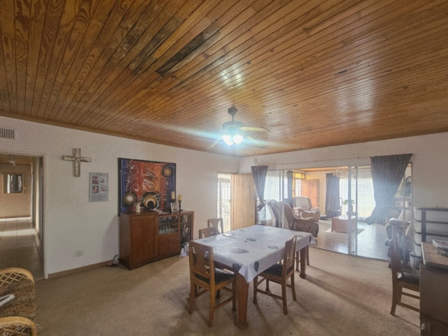 4 Bedroom Property for Sale in Ladybrand Free State
